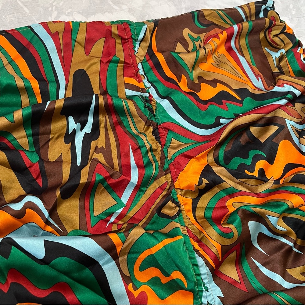 NWT PrettyLittleThing Plus Abstract Ruched Front Skirt Size 20 Multicolor - Picture 6 of 11